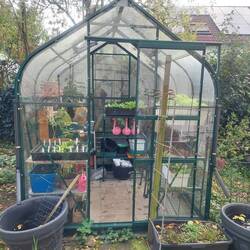 Dank Regenrinnen rechts und links hab ich meistens gewärmtes Wasser vor Ort